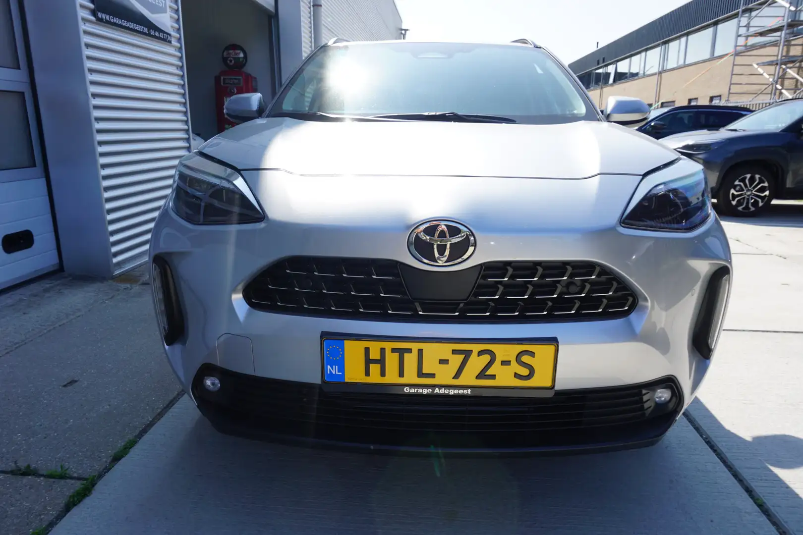 Toyota Yaris Cross 1.5 Hybrid 130 Executive |Navi|Carplay|PDC V+A|Sto Zilver - 2