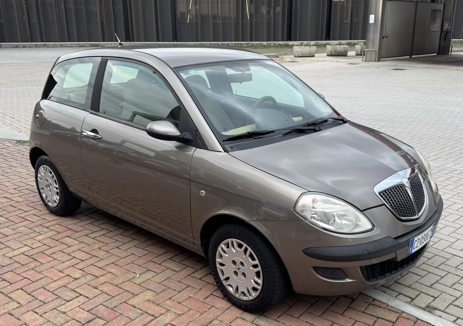 Lancia Ypsilon 1.2 8v Argento - 2