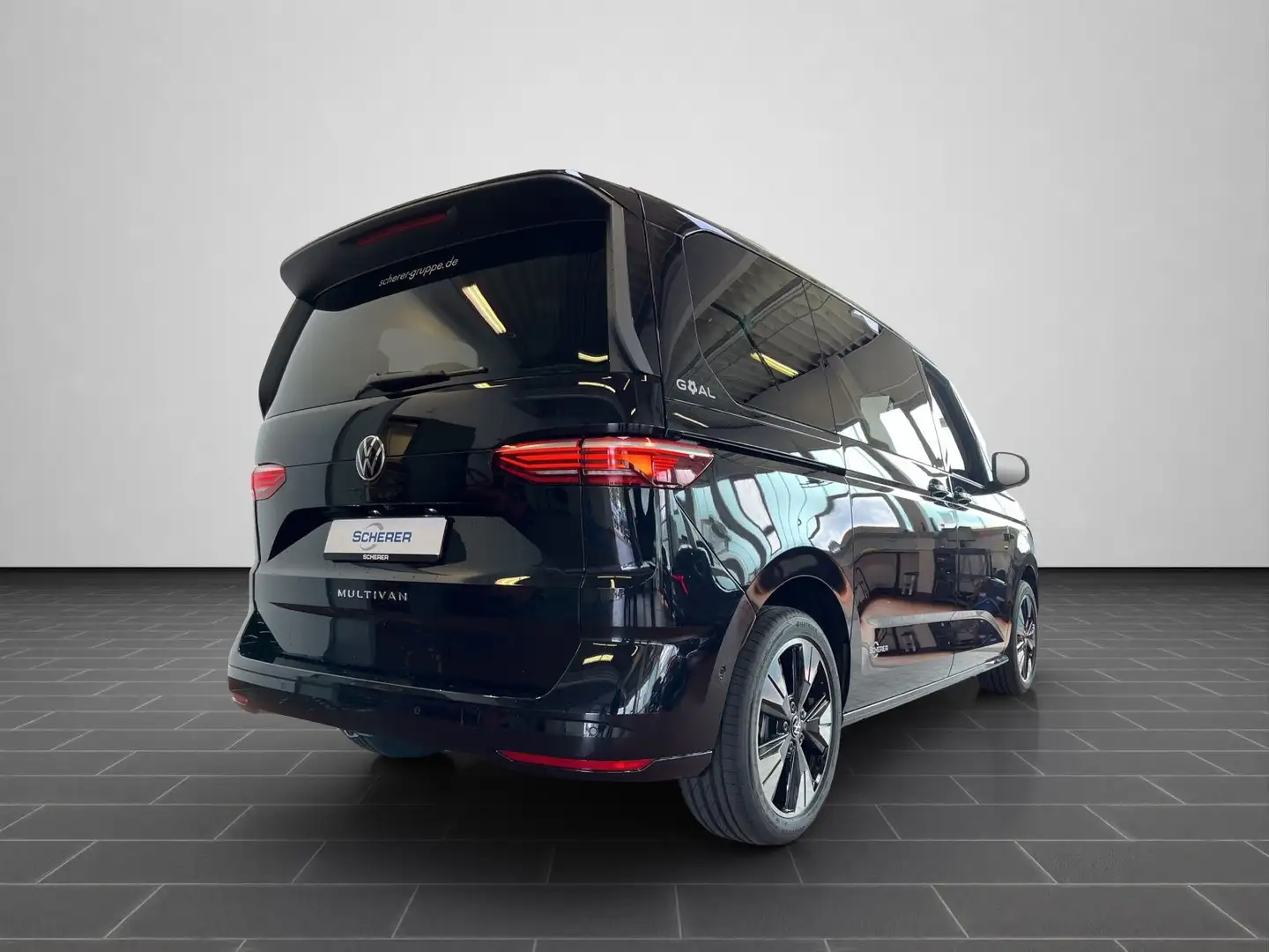 Volkswagen T7 Multivan T7 Multivan "GOAL" Motor: 2,0 l TSI OPF 150 kW G Schwarz - 2