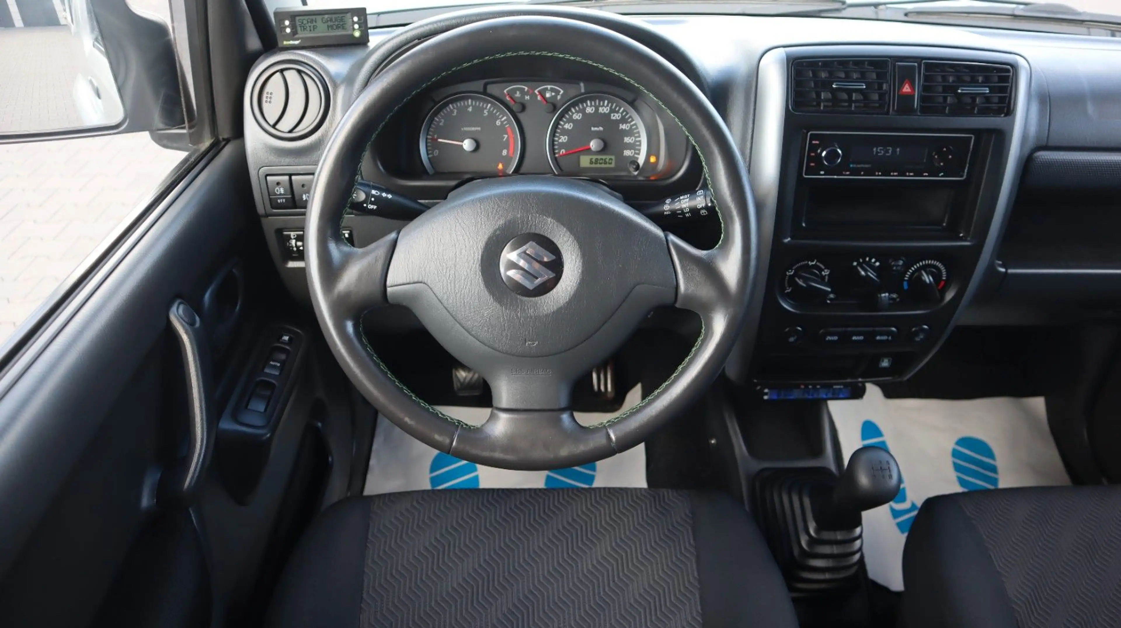 Suzuki Jimny Comfort 4x4 SitzHz. Klima AHK — photo 12