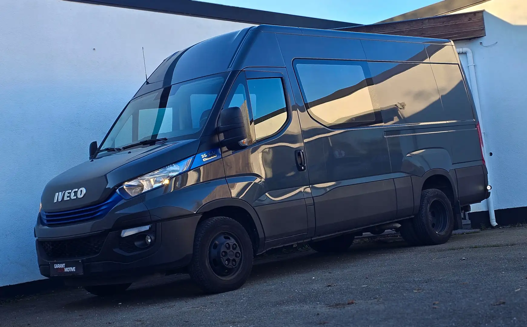 Iveco Daily GEVEERDE ZETEL *5-ZIT *TREKHAAK 3,5 KG *TOPSTAAT Gris - 1