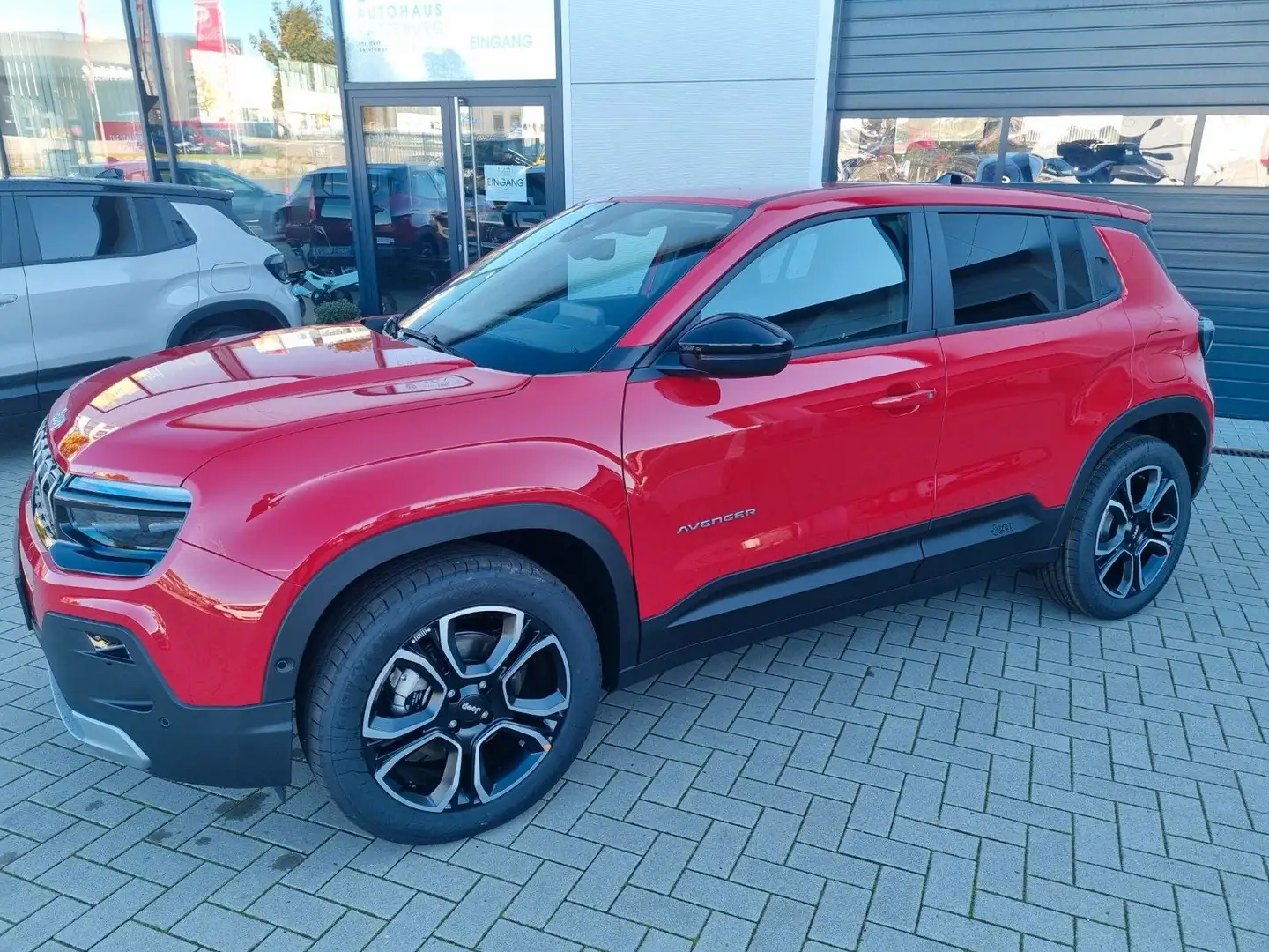 Jeep Avenger 54 kWh 115 kW Summit Rot - 1
