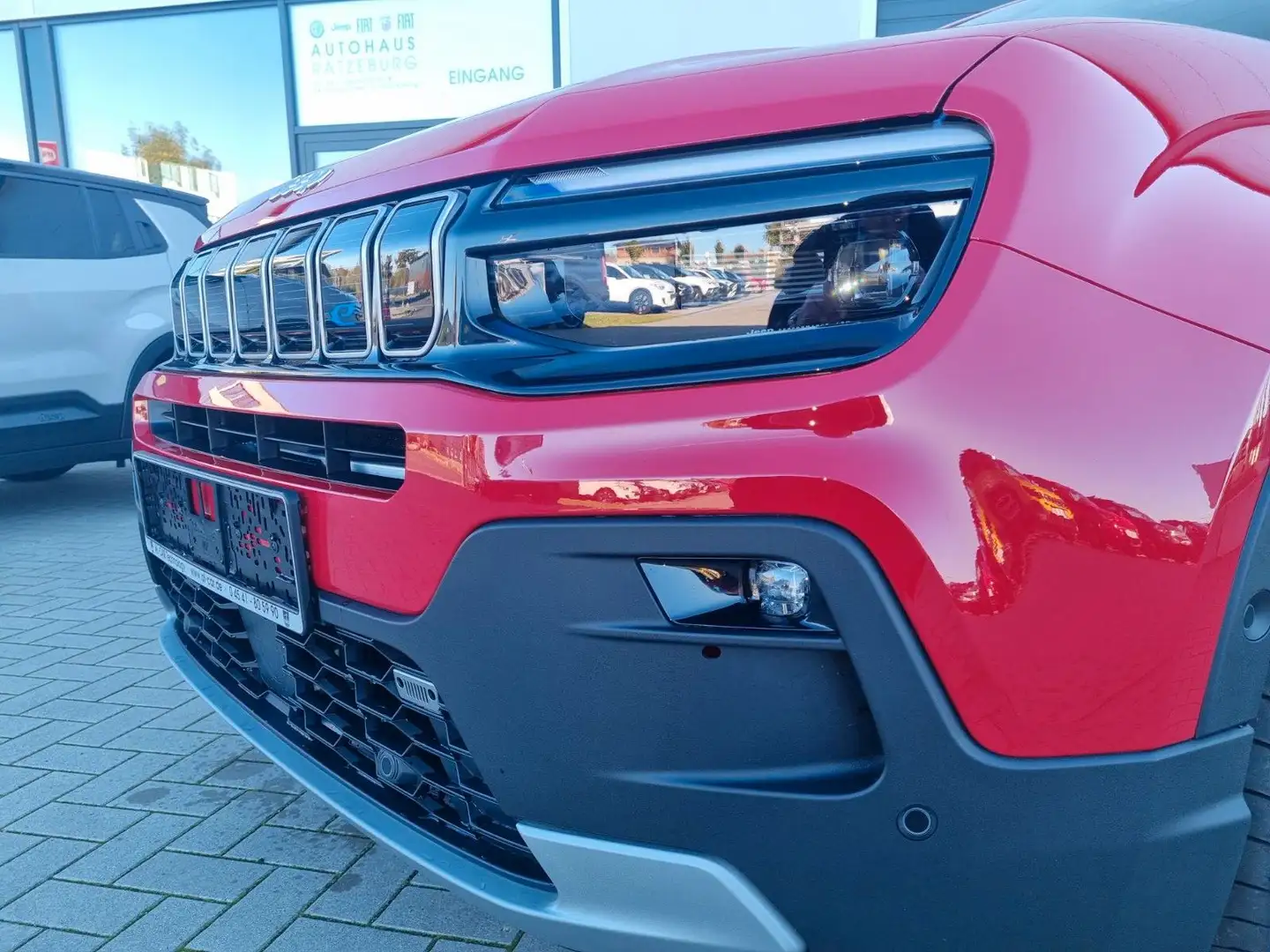 Jeep Avenger 54 kWh 115 kW Summit Rot - 2