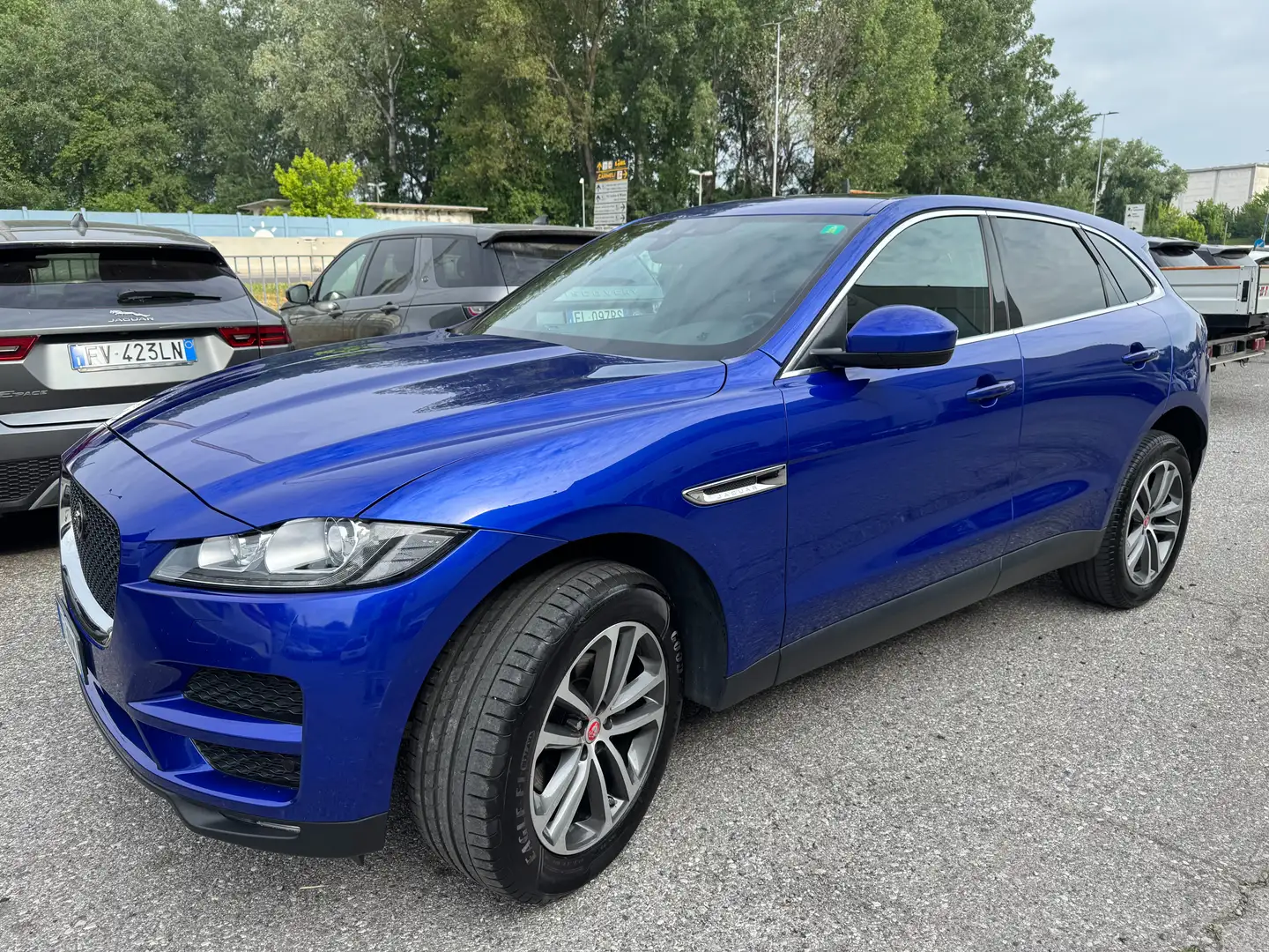 Jaguar F-Pace 2.0d i4 Prestige 180cv auto my19 Blauw - 1