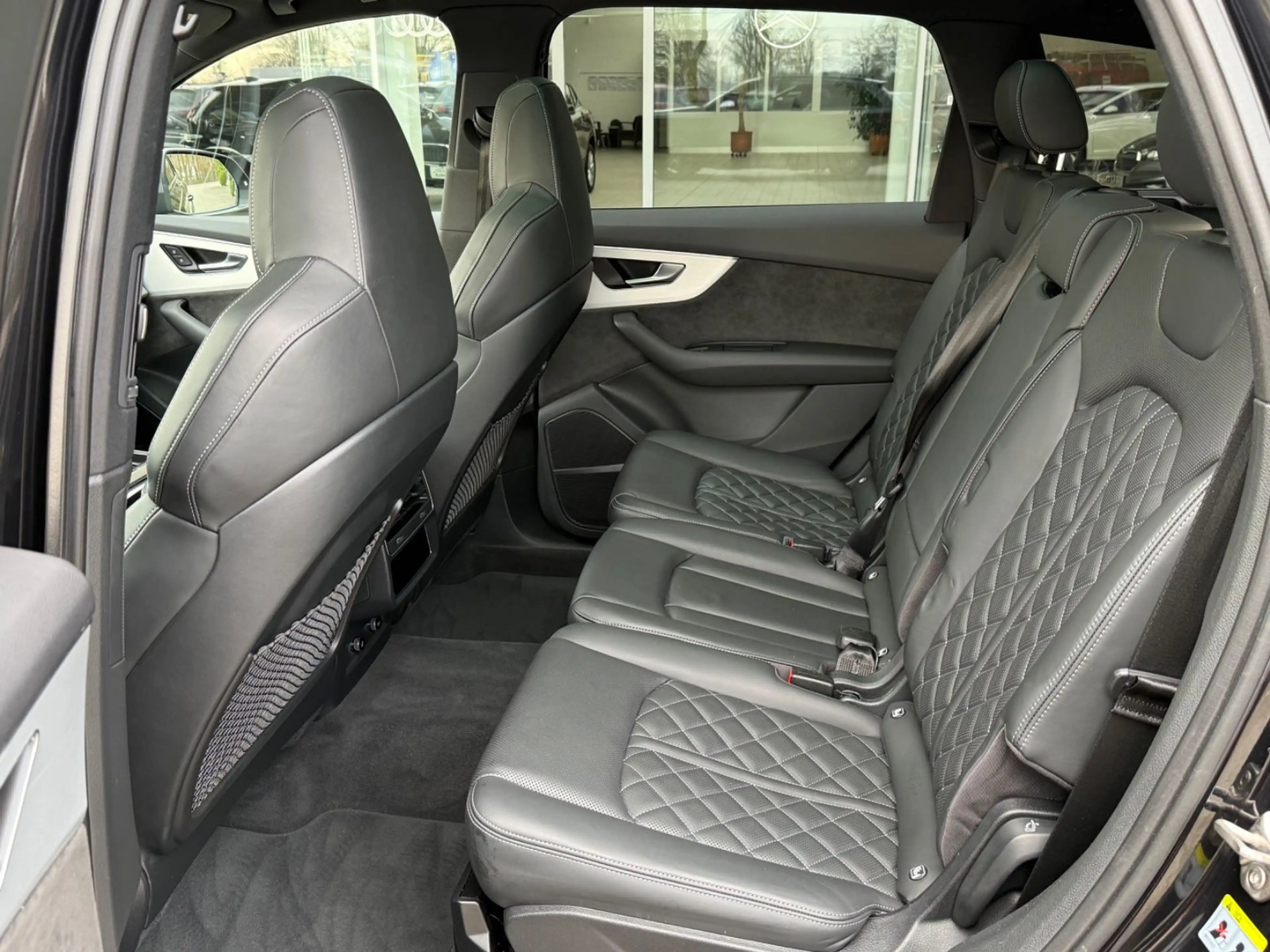 Audi SQ7 4.0TDI quattro/B&O/AHK/Luft/Standhz/Leder/Na — photo 7
