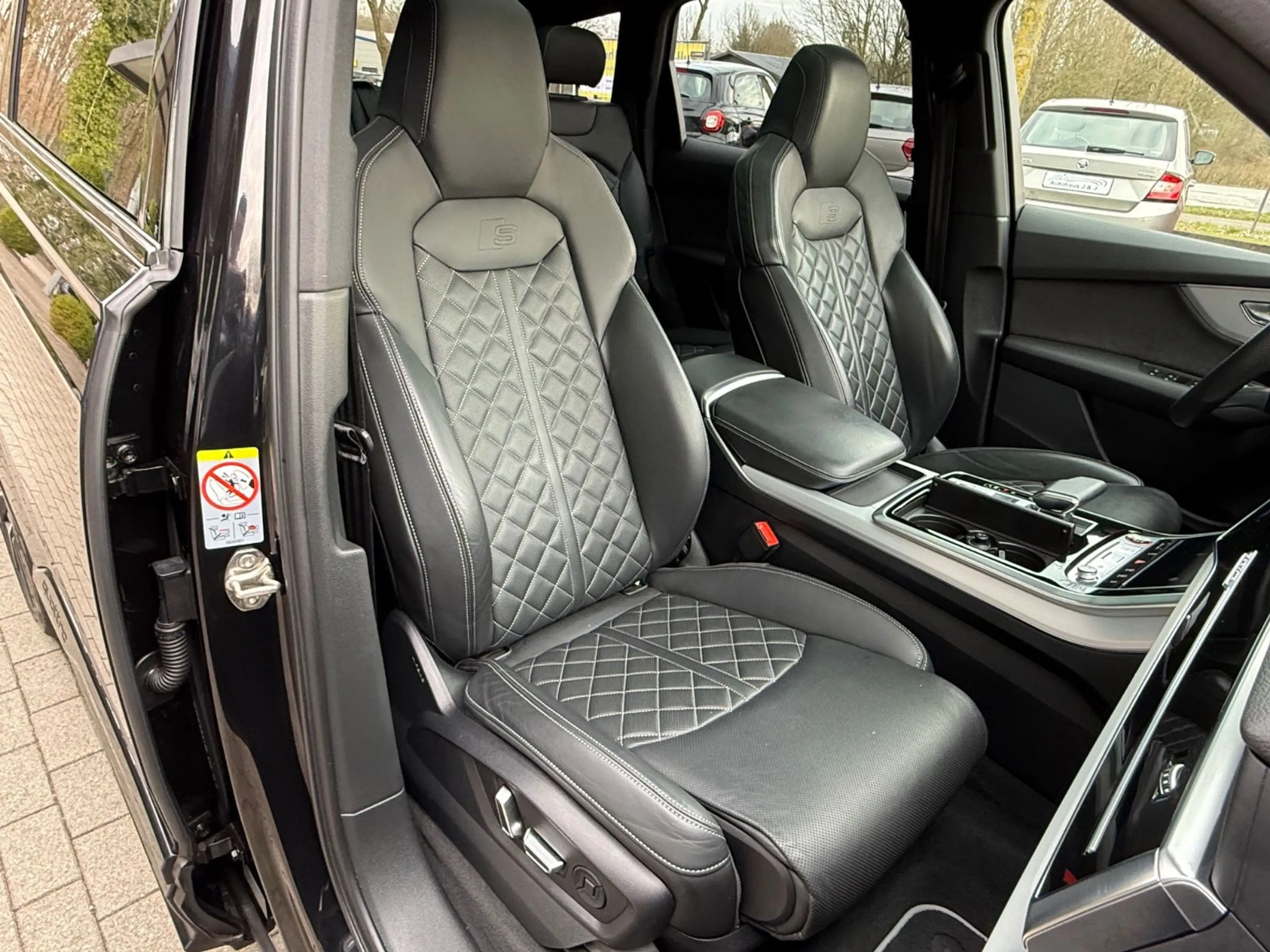 Audi SQ7 4.0TDI quattro/B&O/AHK/Luft/Standhz/Leder/Na — photo 11