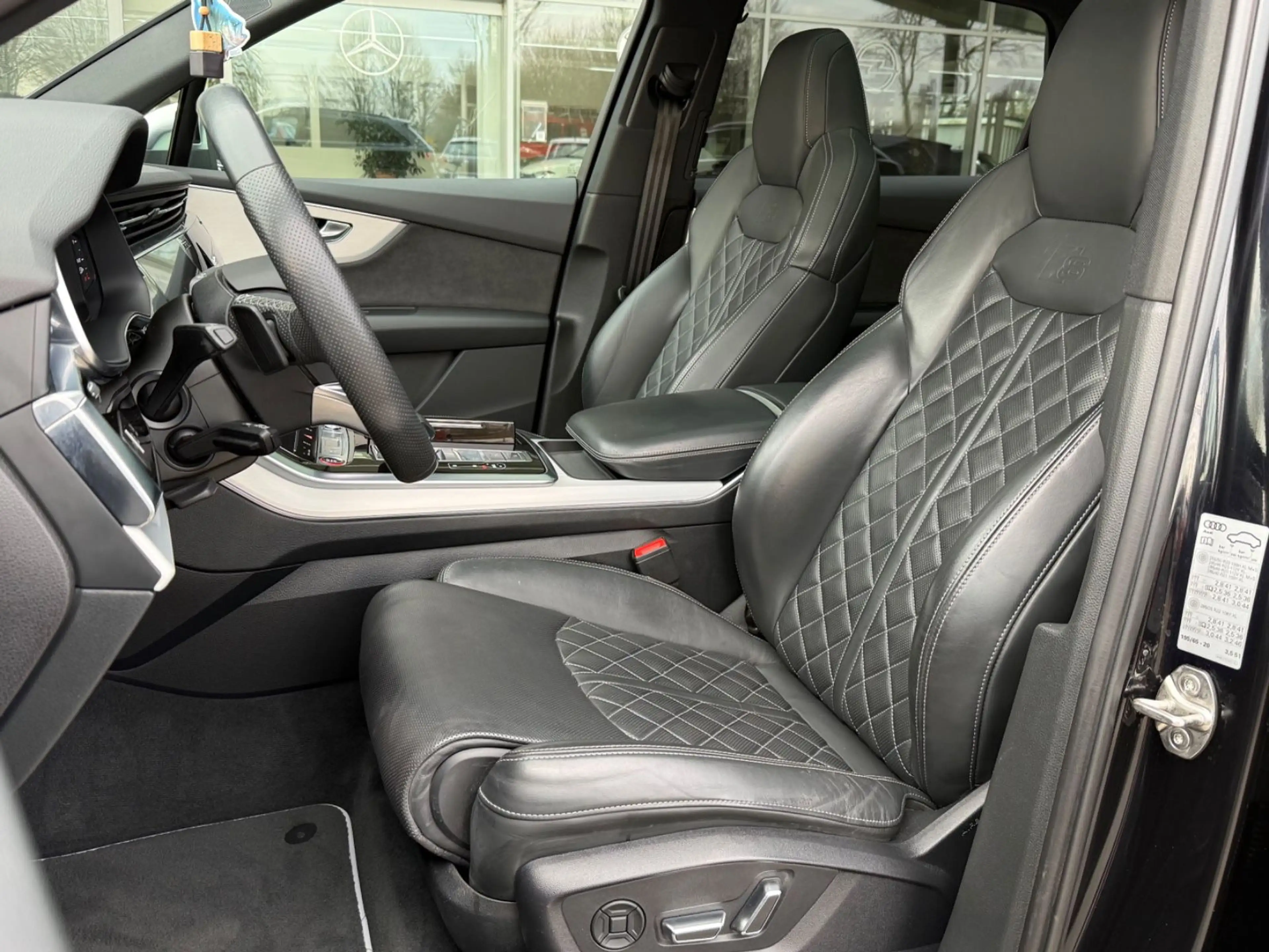 Audi SQ7 4.0TDI quattro/B&O/AHK/Luft/Standhz/Leder/Na — photo 6