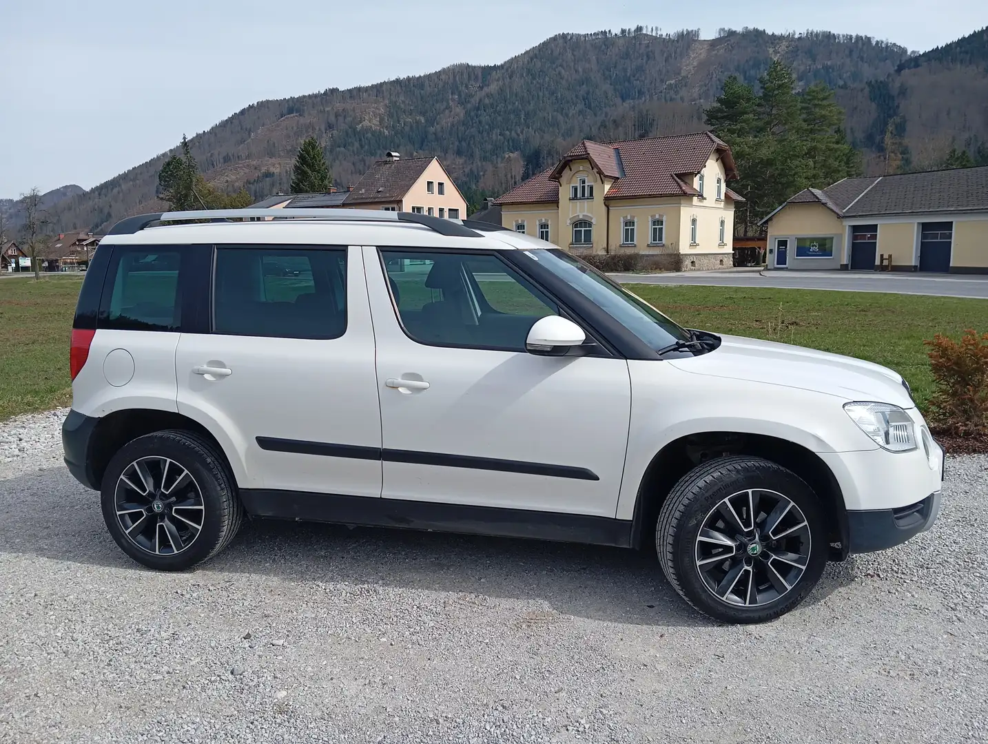 Skoda Yeti Yeti Twenty Ambition 1,2 TSI DSG Twenty Ambition Weiß - 2