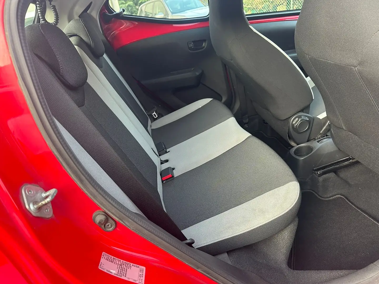 Toyota Aygo 5p 1.0 x-clusiv Rosso - 2