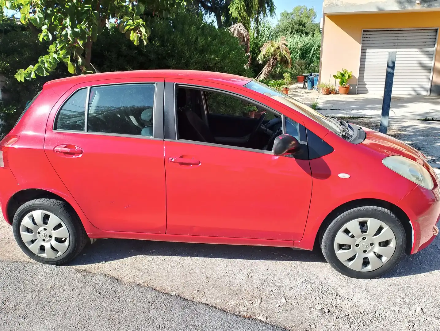 Toyota Yaris 5p 1.ooo..benzina - 2