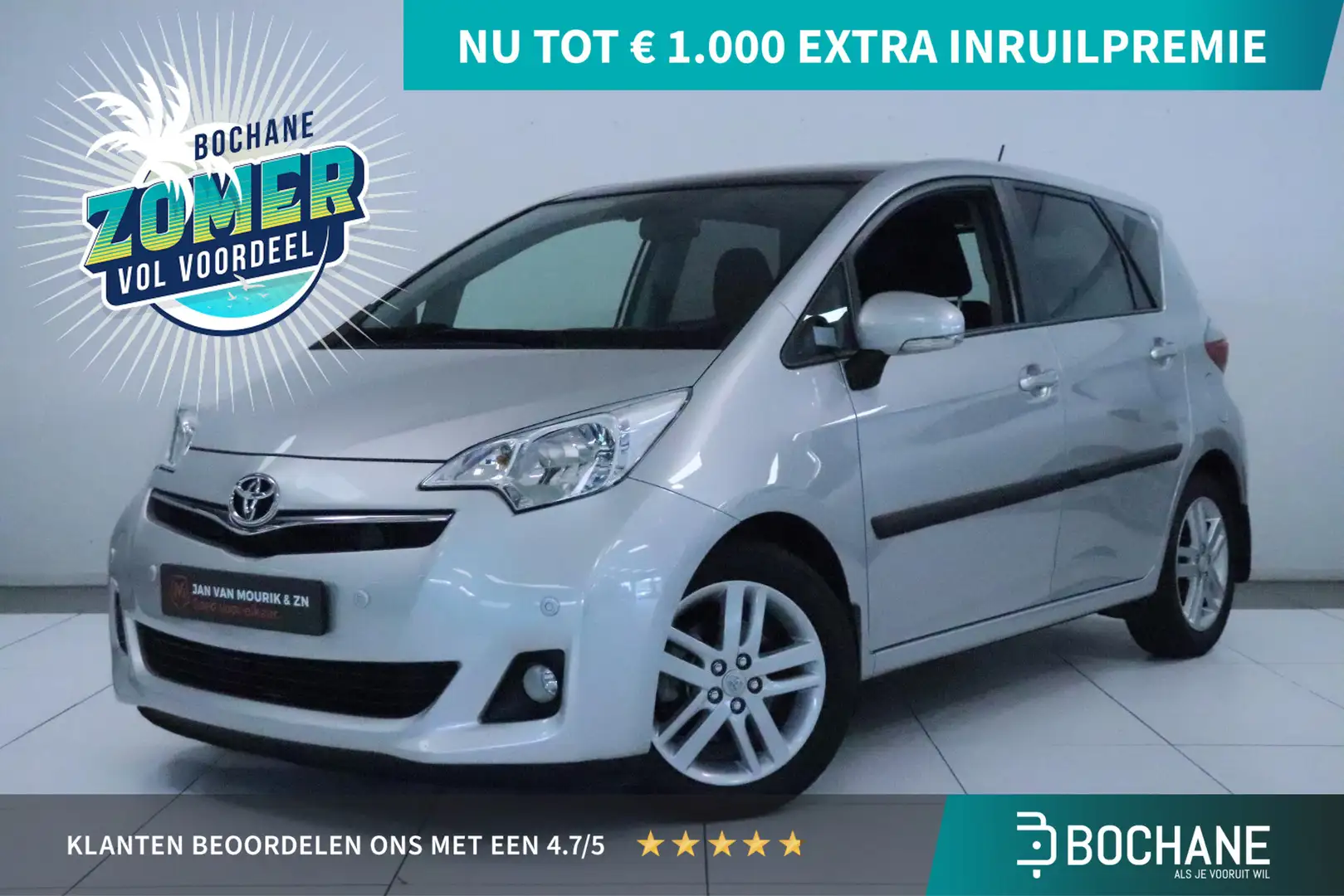 Toyota Verso-S 1.3 VVT-i Dynamic | Automaat | Navigatie | Trekhaa Grijs - 1