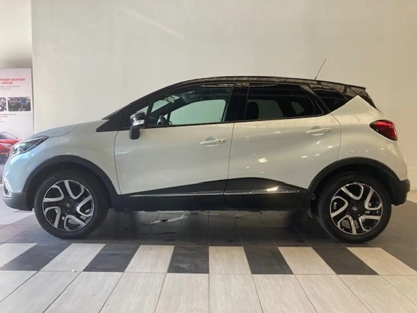 Renault Captur 1.2 BENZINE 5D Bianco - 1