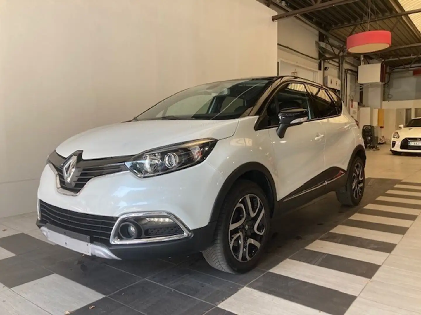 Renault Captur 1.2 BENZINE 5D Bianco - 2