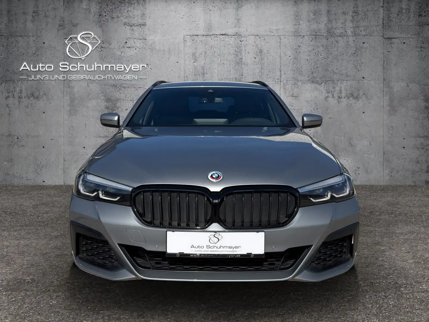 BMW 530 d Touring xDrive M-Sport Aut. Grau - 2