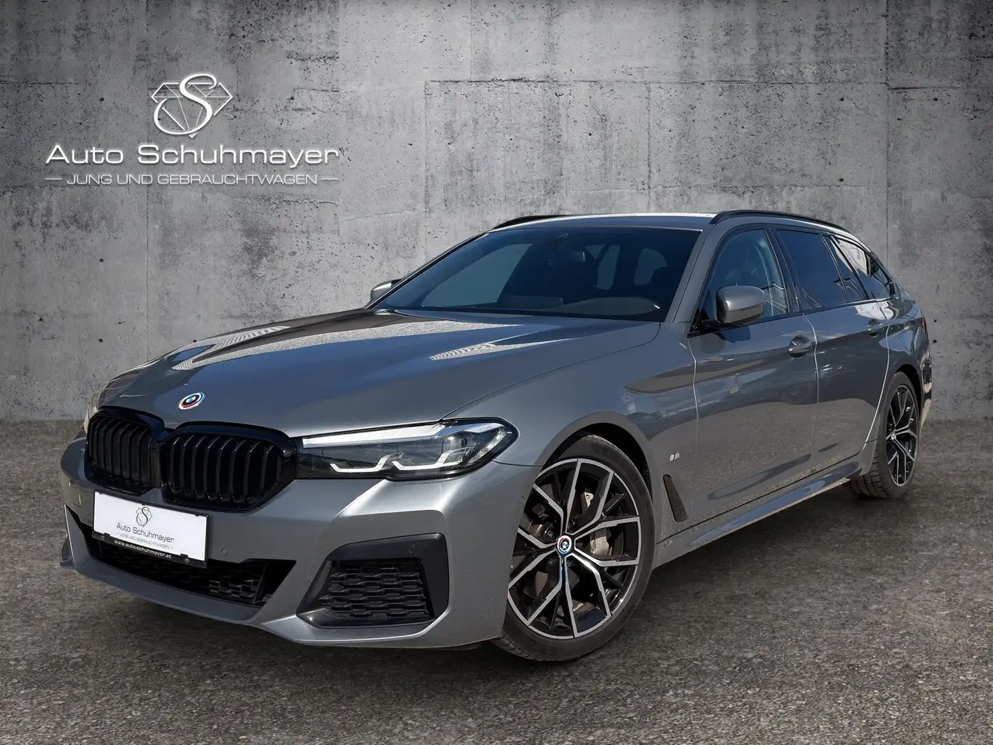 BMW 530 d Touring xDrive M-Sport Aut. Grau - 1
