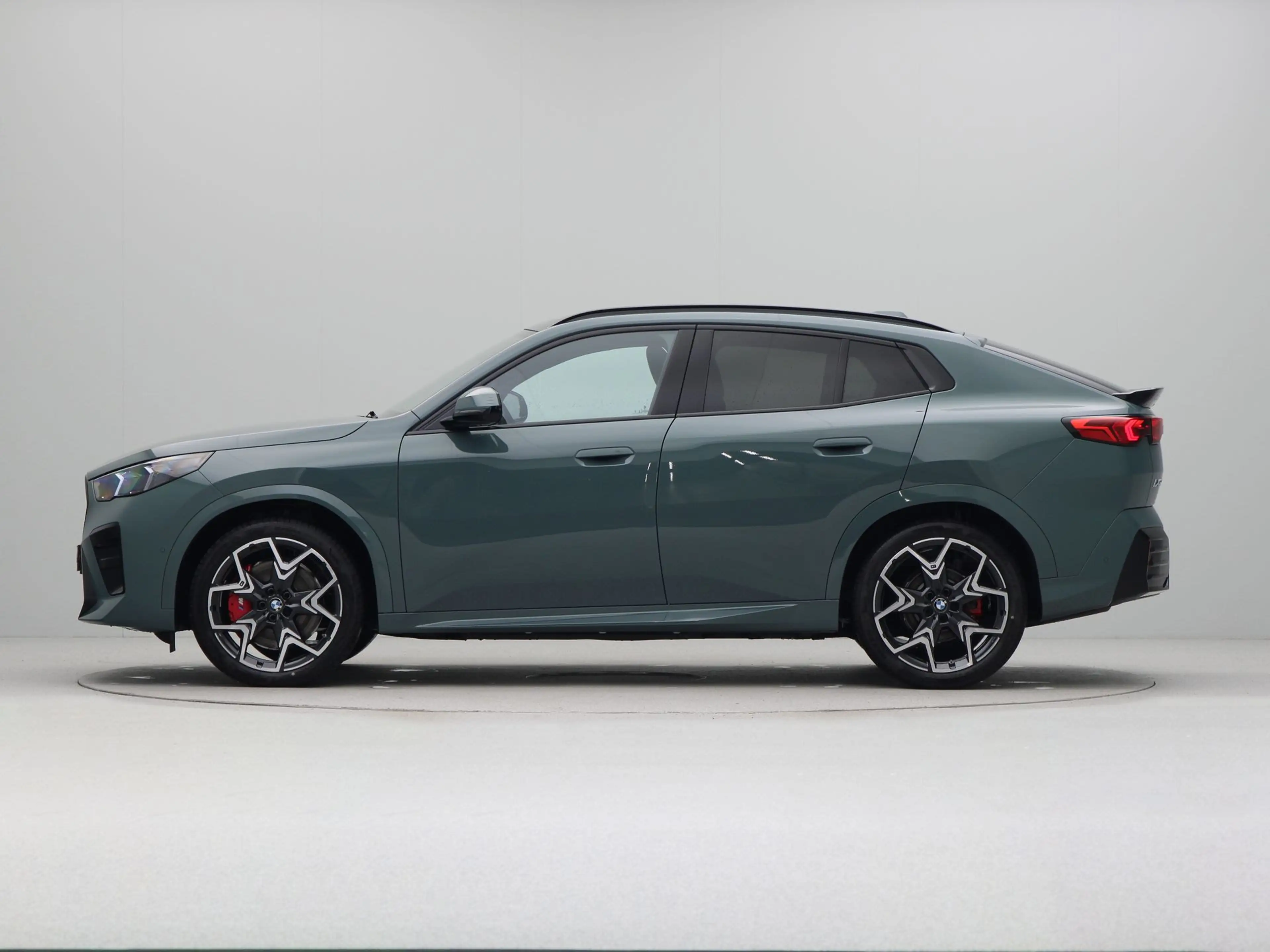 BMW iX2 eDrive20 67 kWh M Sport Edition — photo 10