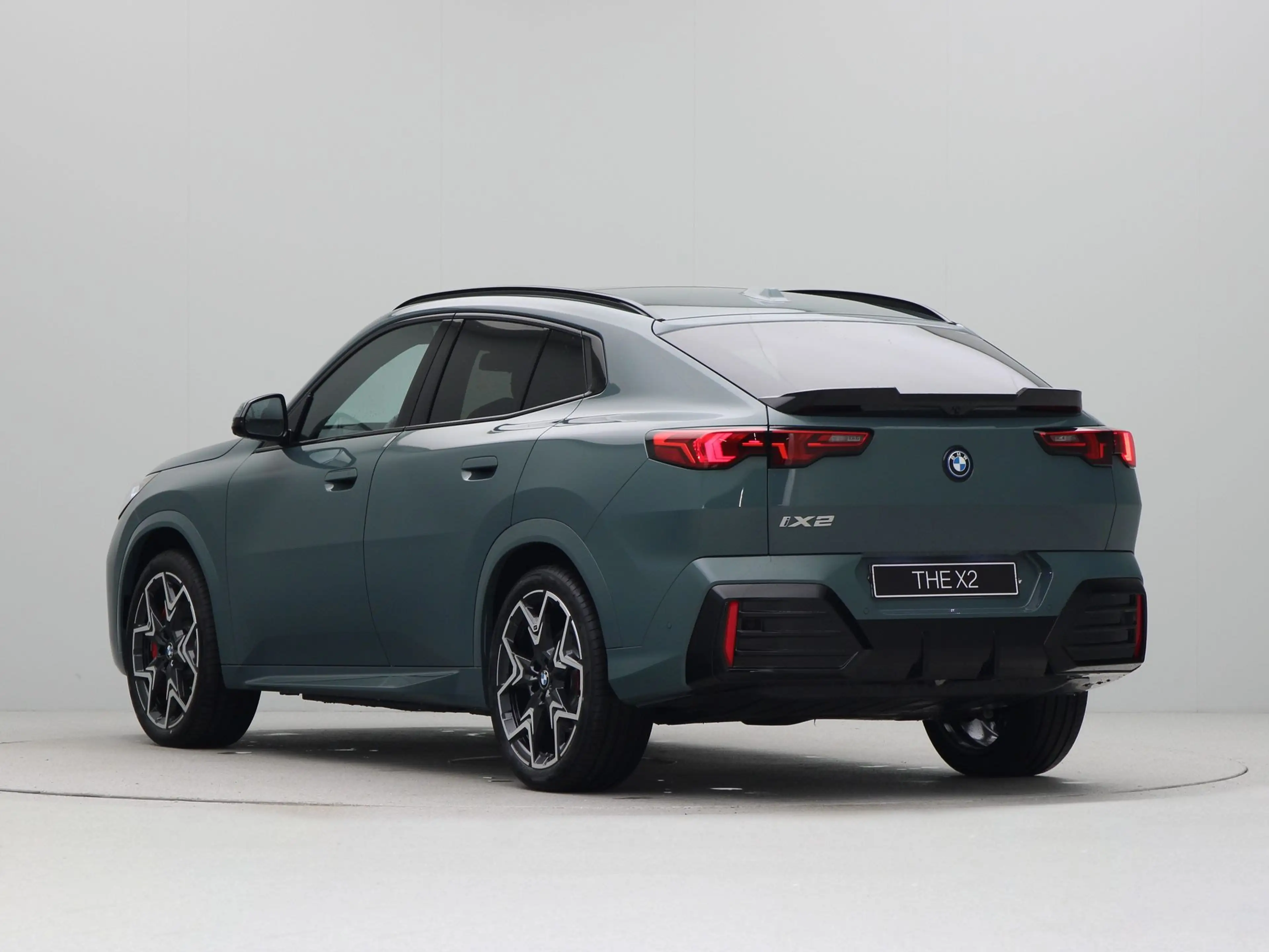 BMW iX2 eDrive20 67 kWh M Sport Edition — photo 9