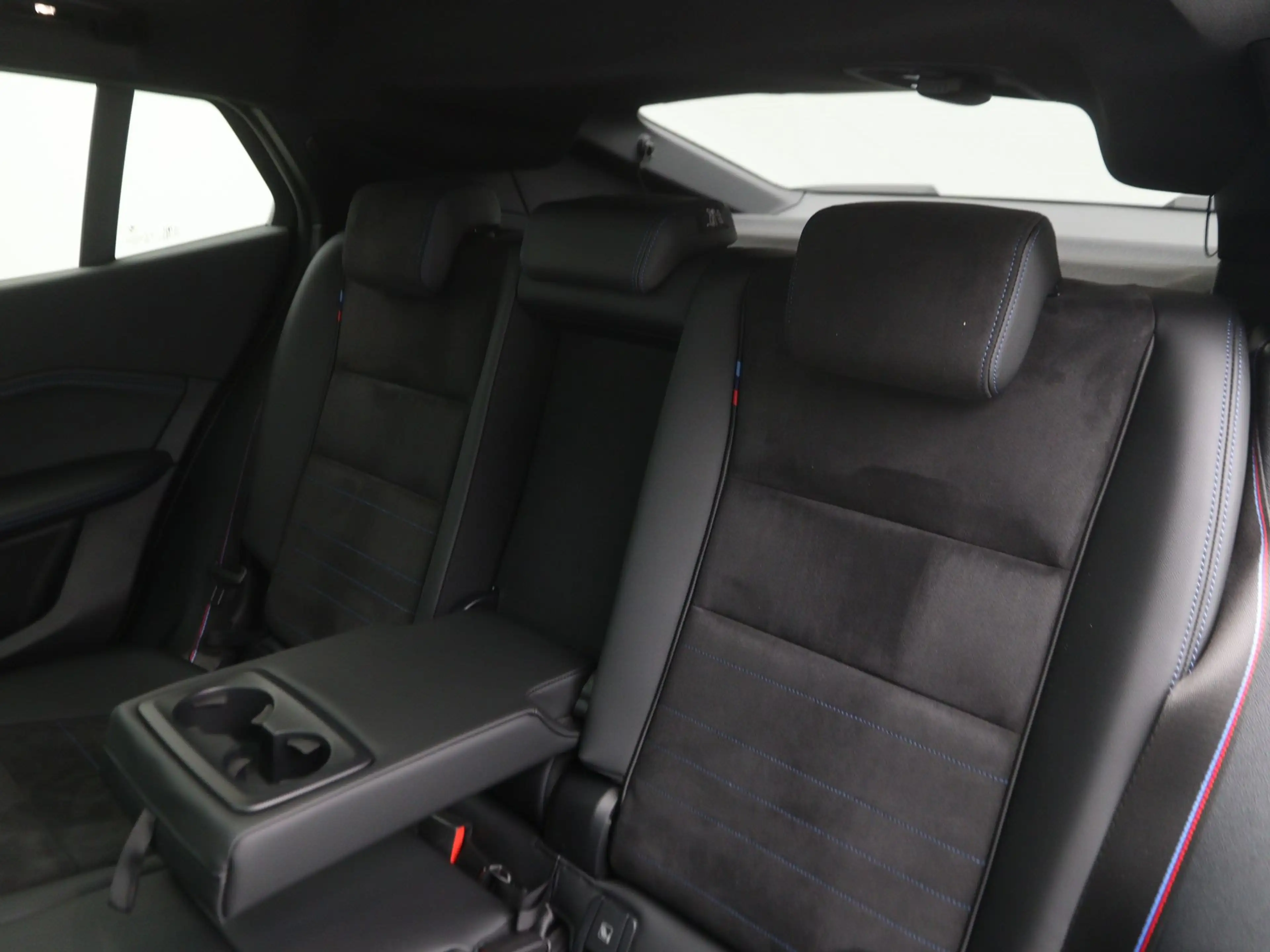 BMW iX2 eDrive20 67 kWh M Sport Edition — photo 15