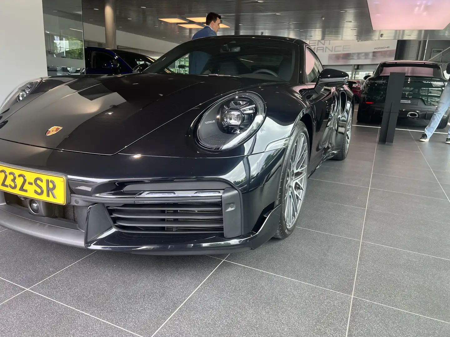 Porsche 992 992 turbo s Zwart - 2
