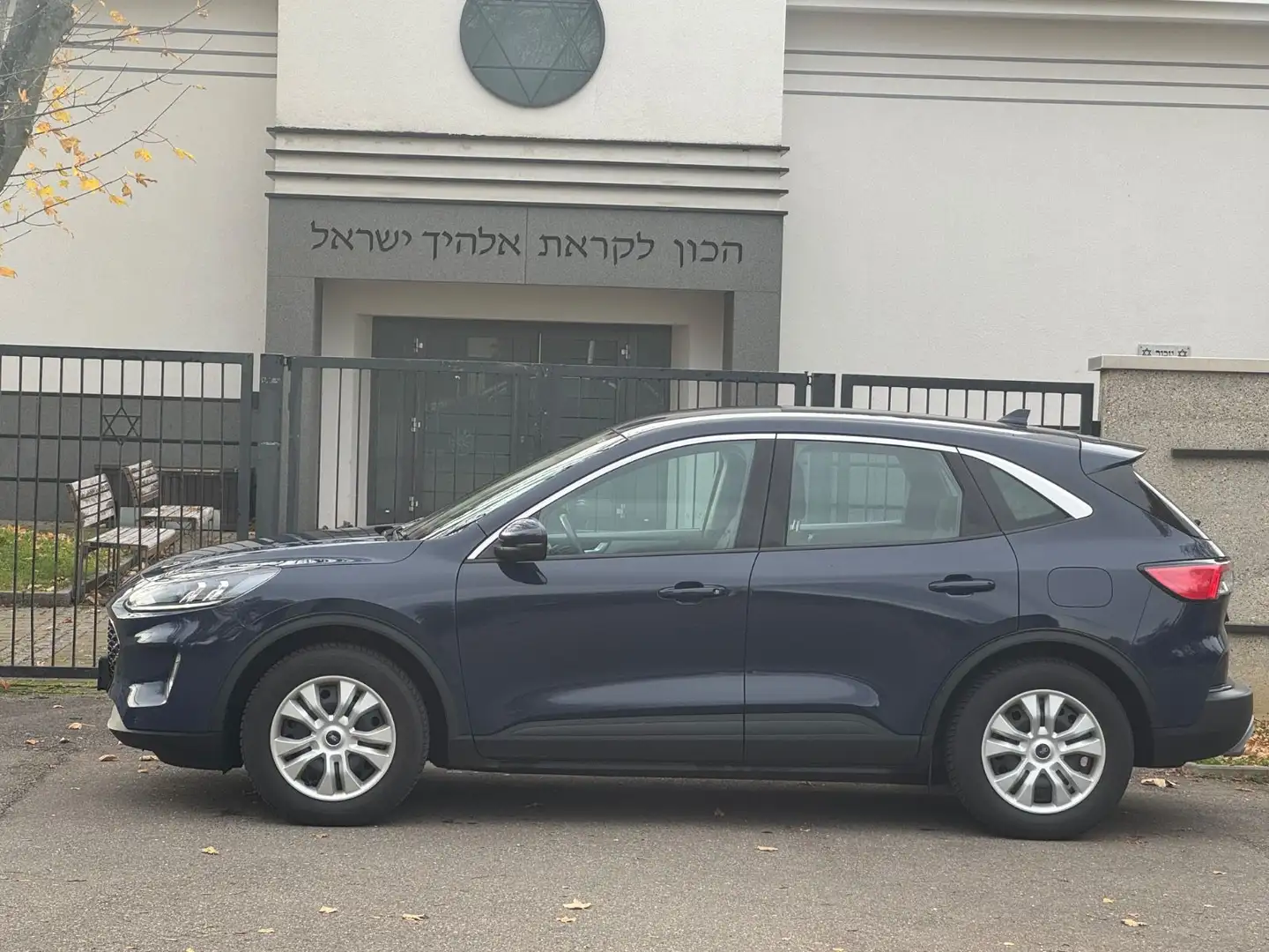 Ford Kuga Cool & Connect Blau - 2