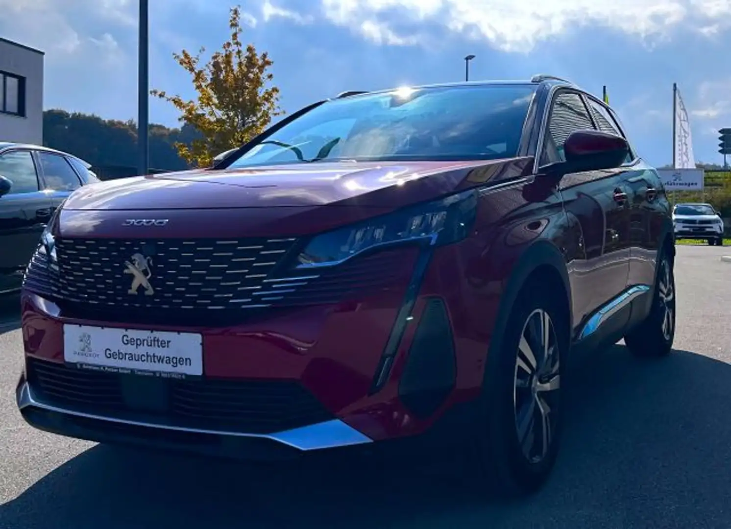 Peugeot 3008 Hybrid 225 e-EAT8 Roadtrip Rouge - 2