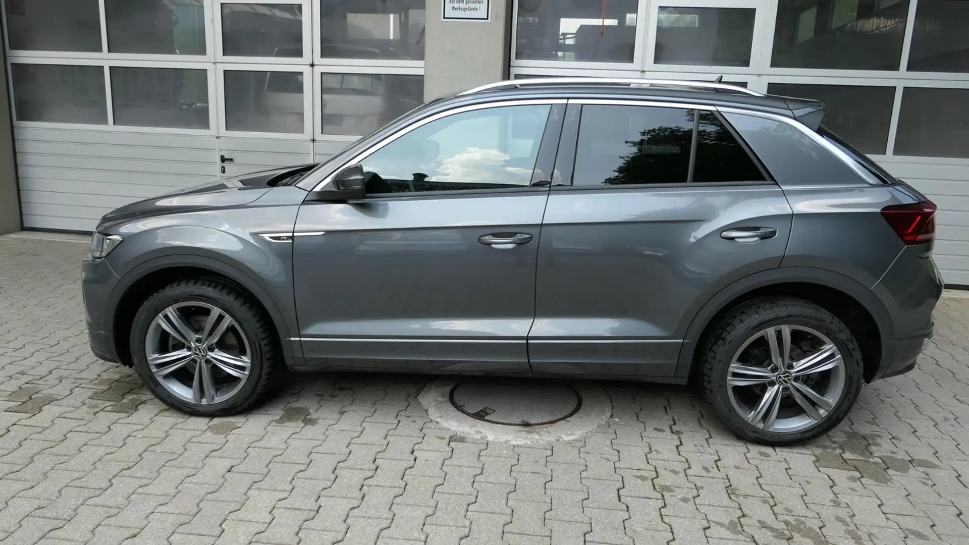 Volkswagen T-Roc Sport TSI ACT DSG Grau - 2