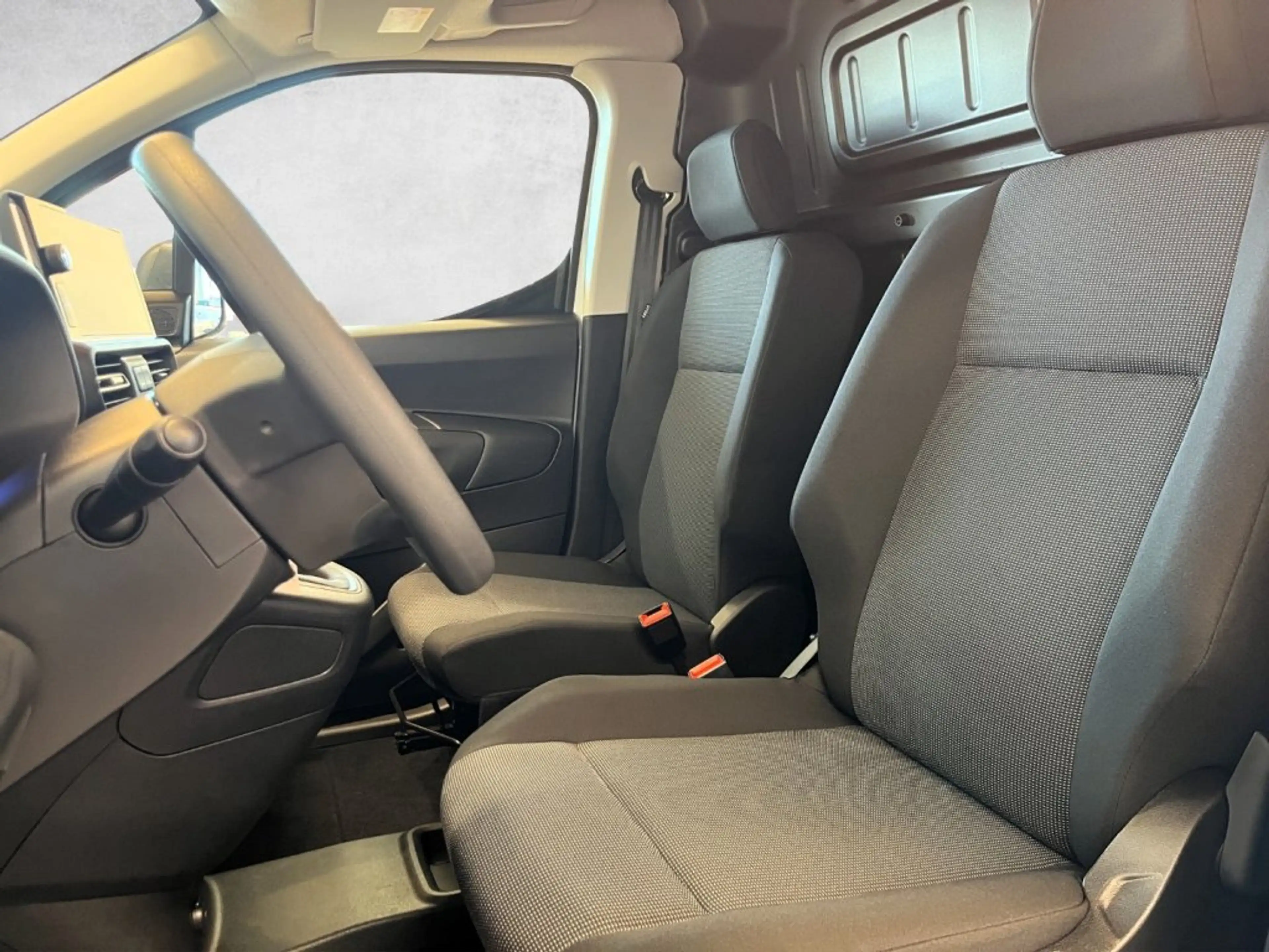 Opel Combo Cargo M PT 110 — photo 9