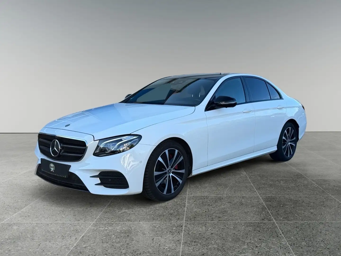 Mercedes-Benz E 300 d AMG LED Memory Navi Shz 360° Distronic Blanc - 1
