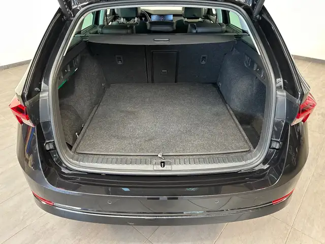 Skoda Octavia view 6