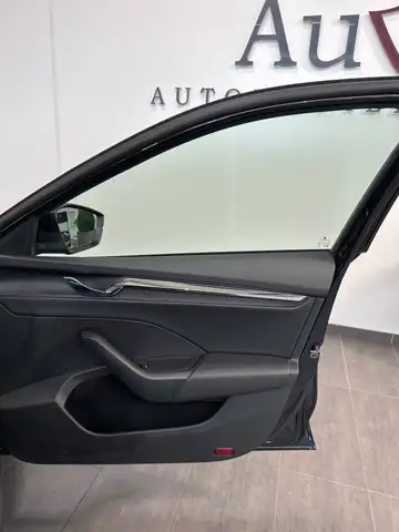 Skoda Octavia view 9