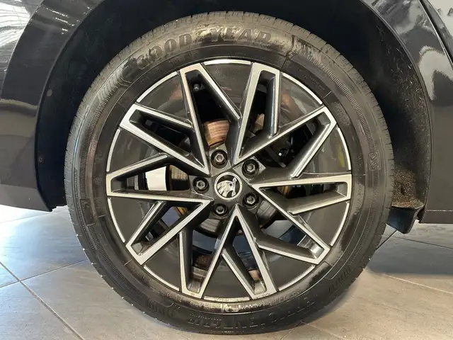 Skoda Octavia view 3