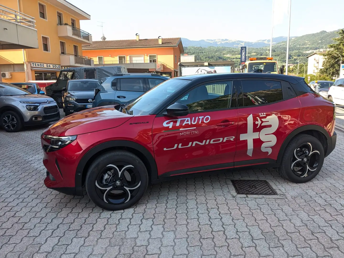 Alfa Romeo Junior Junior 1.2 ibrida Speciale 145cv edct6 Rood - 1