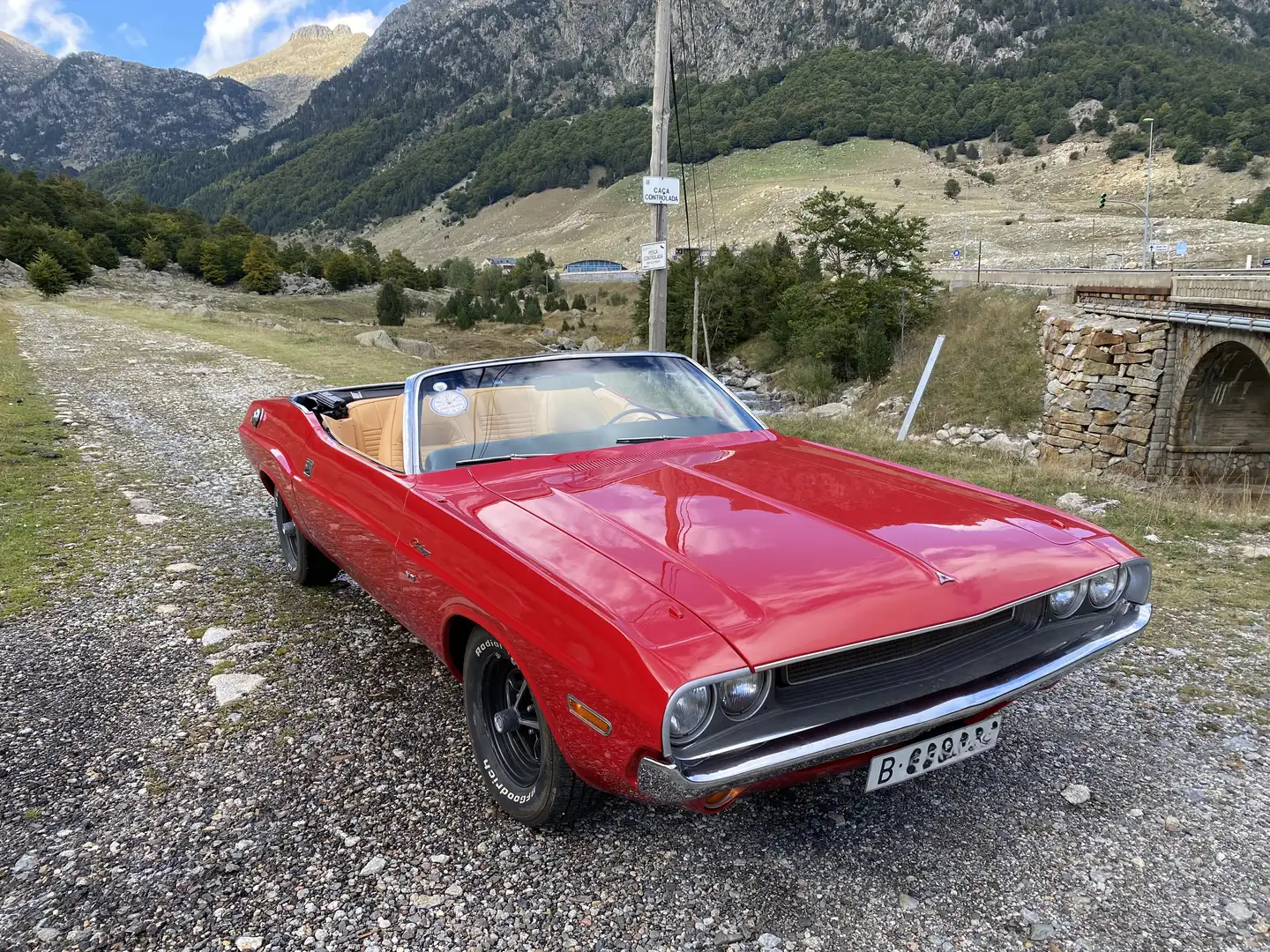 Dodge Challenger Cabrio V8 5.2L NACIONAL Rojo - 2