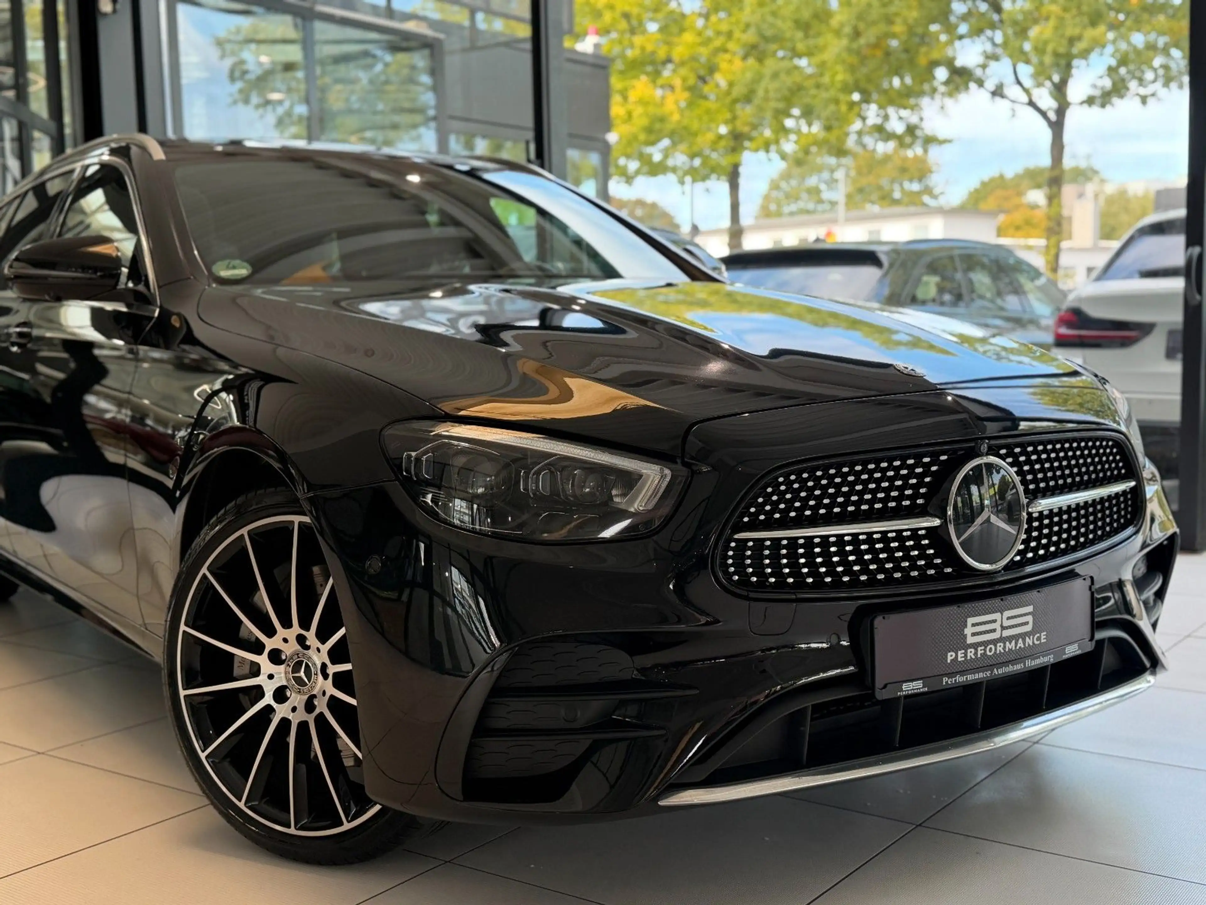 Mercedes-Benz E 400 d 4Matic |AMG-LINE|ACC|PANO|360°|LED|20"Z — photo 4