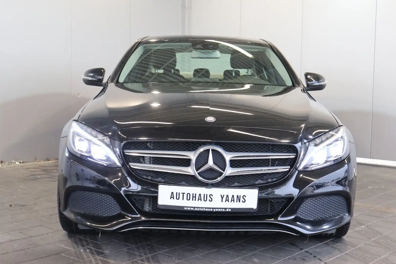 Mercedes-Benz C 220 d Aut. Avantgarde LED+TEMP+NAVI+LEDER+17" Schwarz - 2