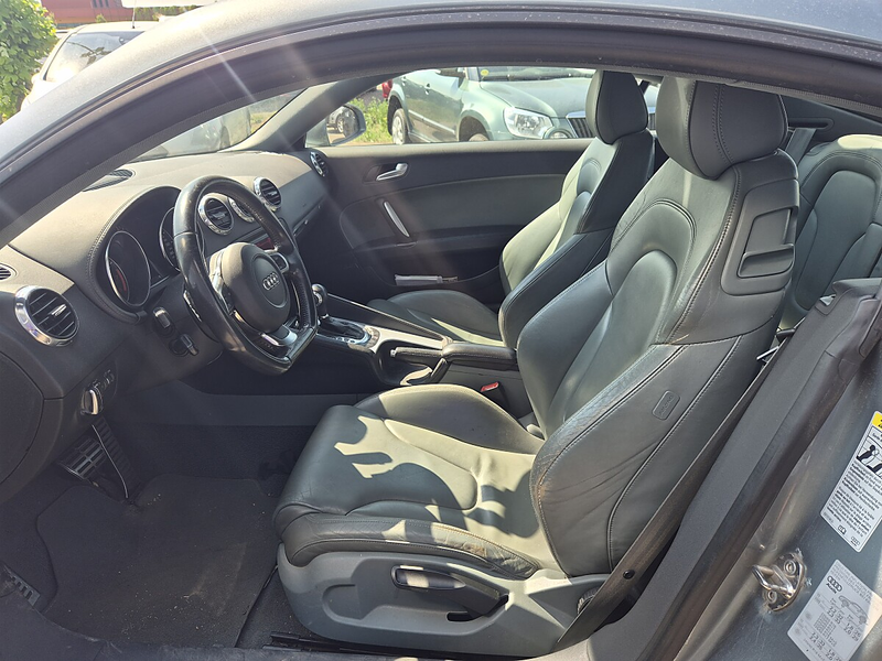 Audi TT Coupé 3,2 V6 S-tronic quattro — photo 8