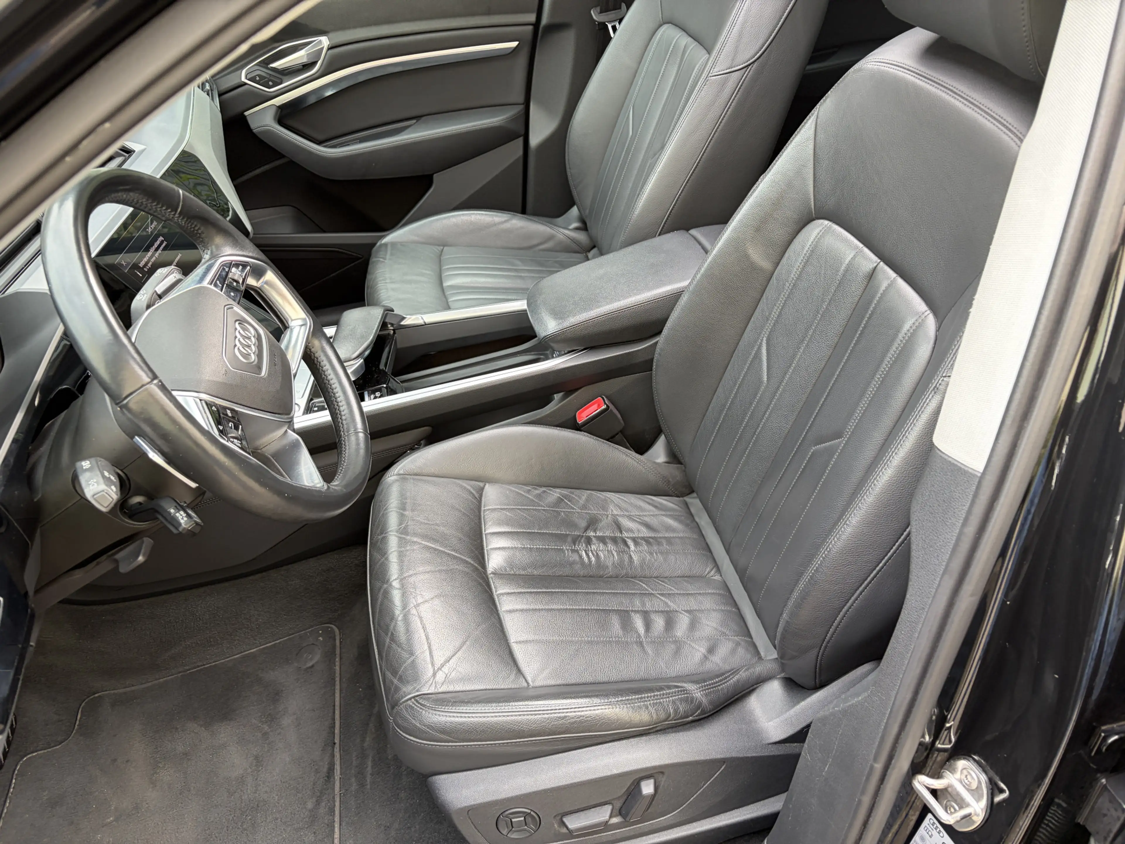 Audi e-tron 50 quattro Business edition Plus 71 kWh / AUTOMAAT — photo 9