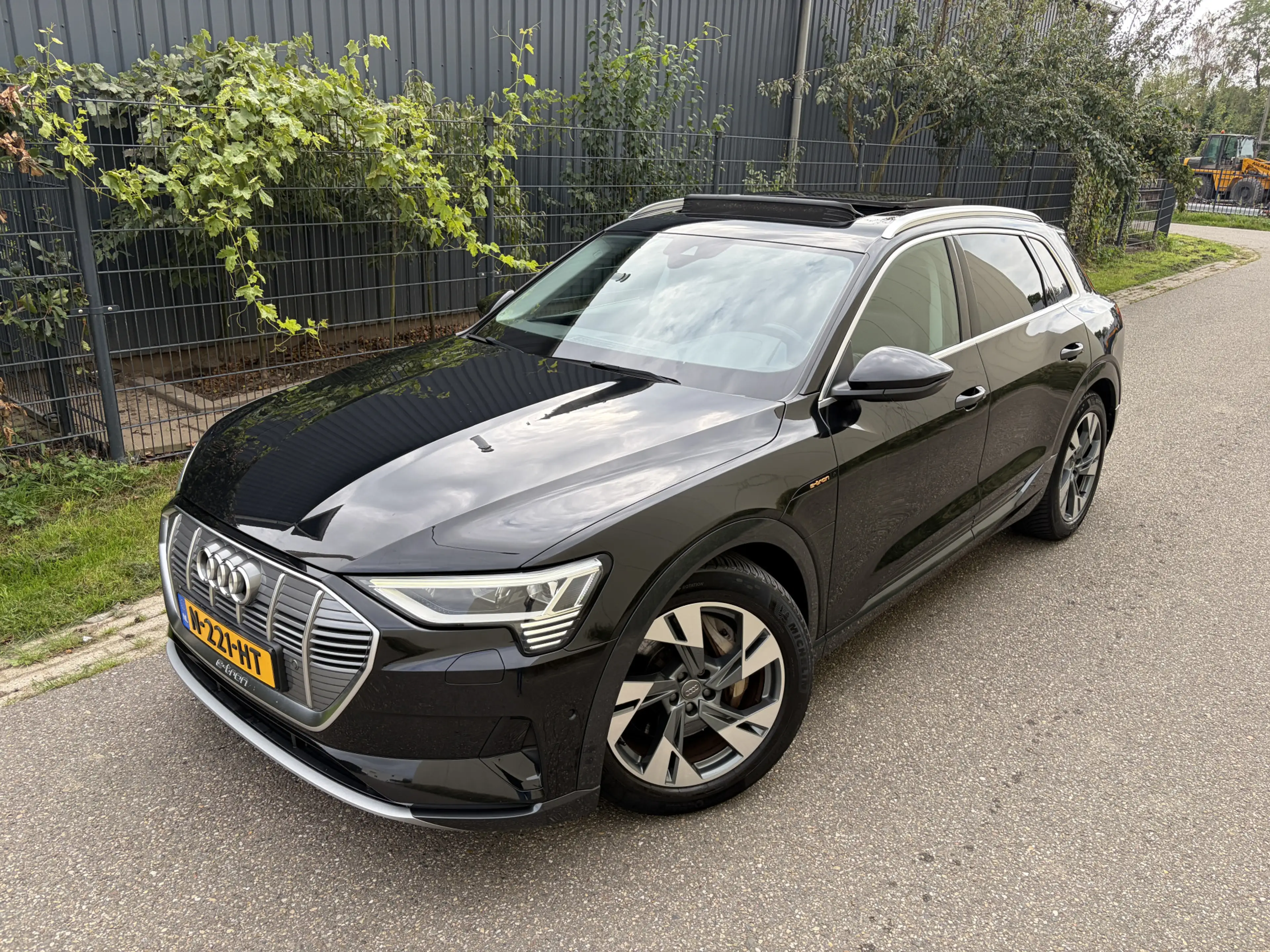 Audi e-tron 50 quattro Business edition Plus 71 kWh / AUTOMAAT — photo 2