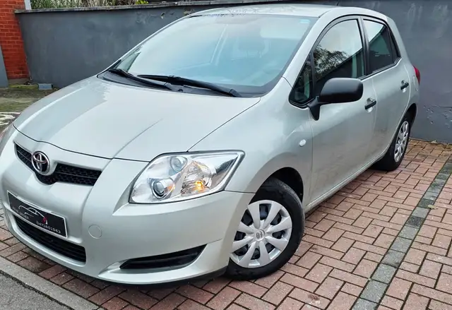 Toyota Auris *Réservé* Auris 1.4i VVT-i Linea Luna