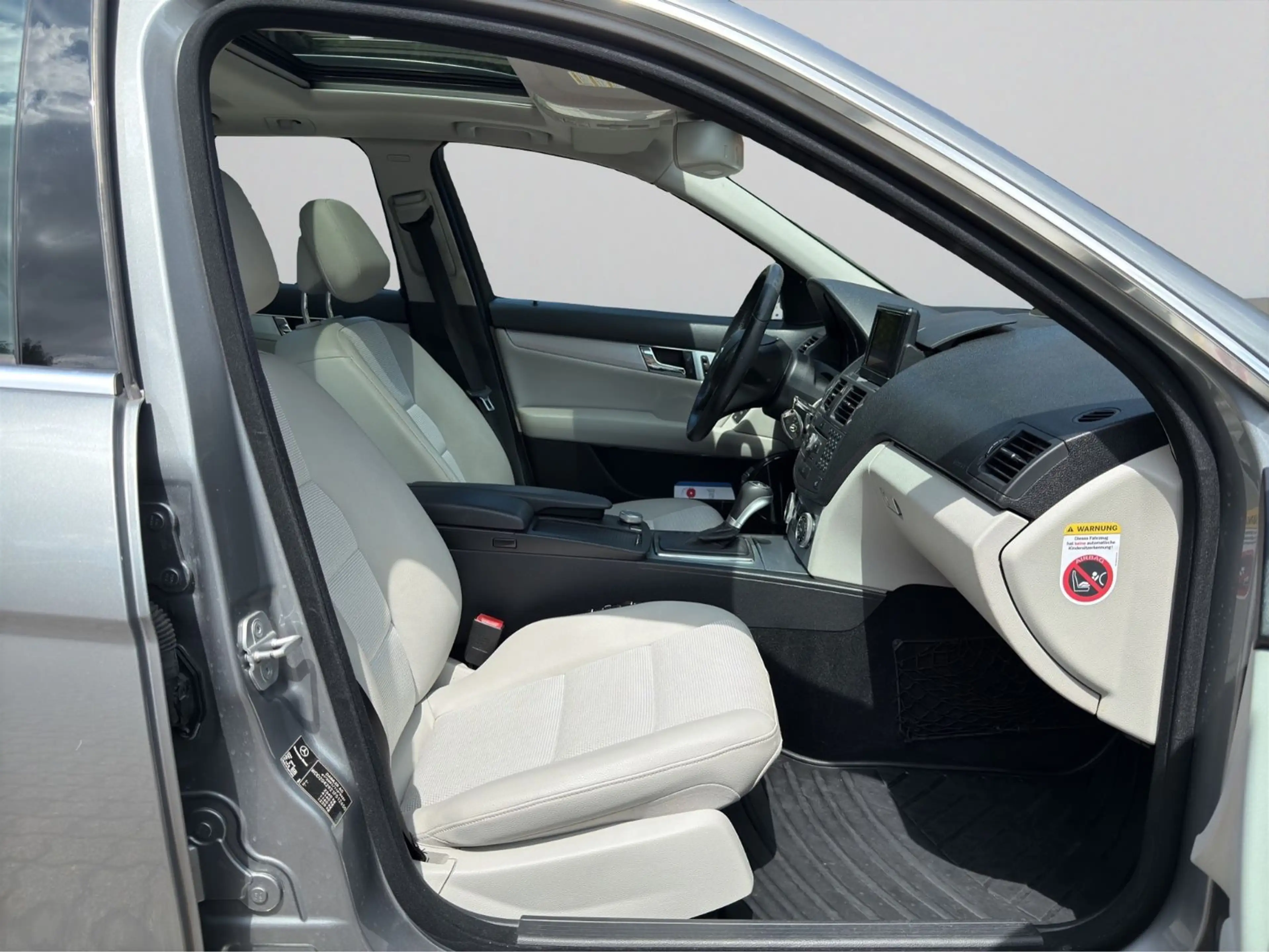 Mercedes-Benz C 350 CDI 4Matic Pano~Kamera~Navi~Memory~LED — photo 12