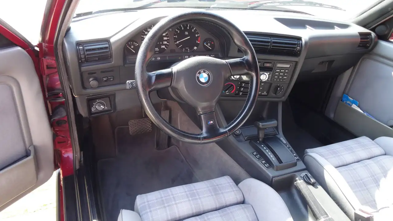 BMW 325i, foto 2