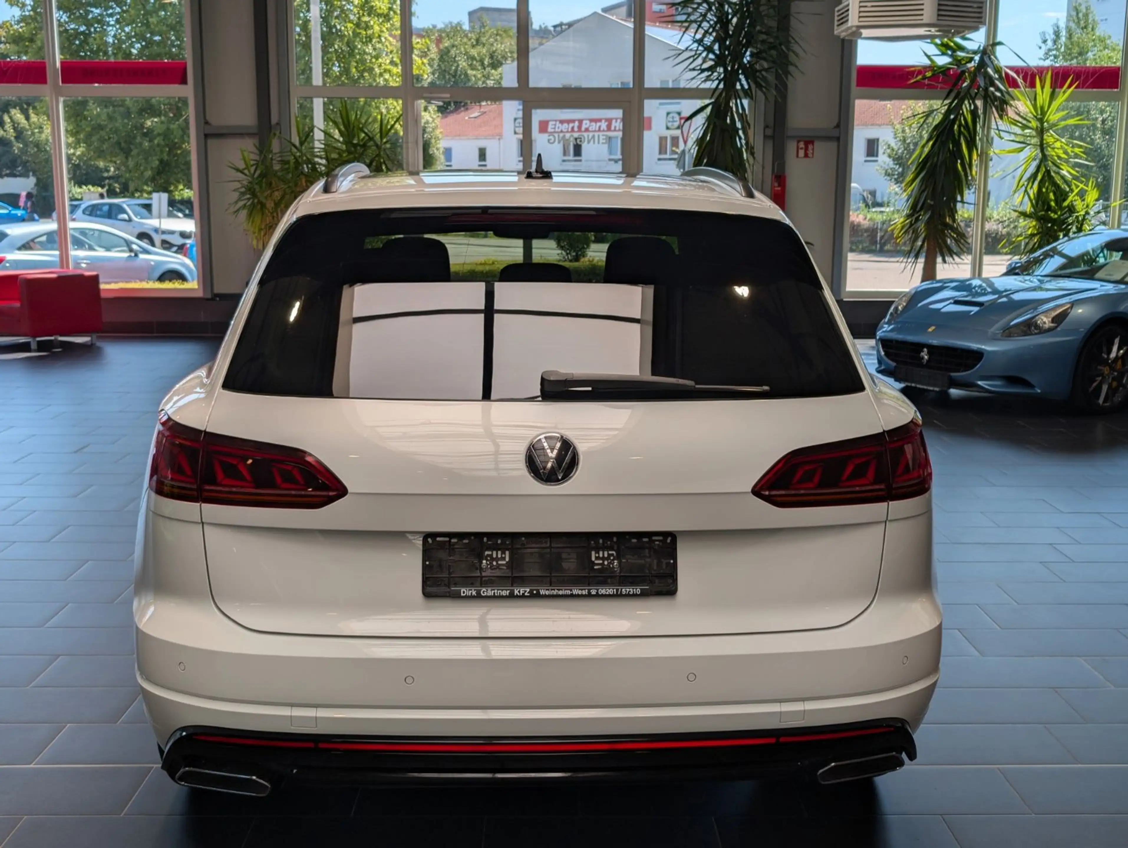 Volkswagen Touareg 3.0 V6 TDI 4Motion DPF Aut. R-Line Navi — photo 4