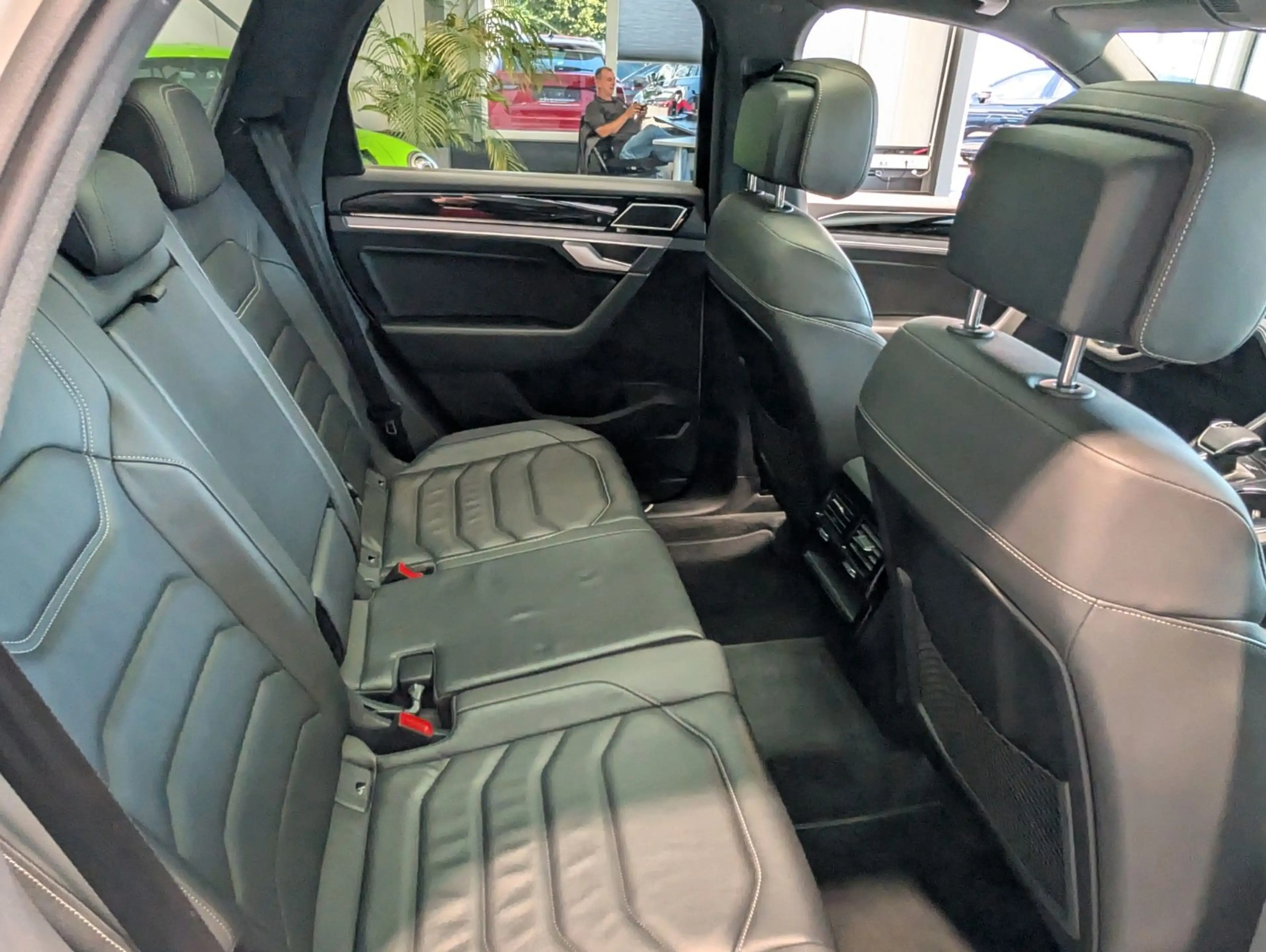 Volkswagen Touareg 3.0 V6 TDI 4Motion DPF Aut. R-Line Navi — photo 10