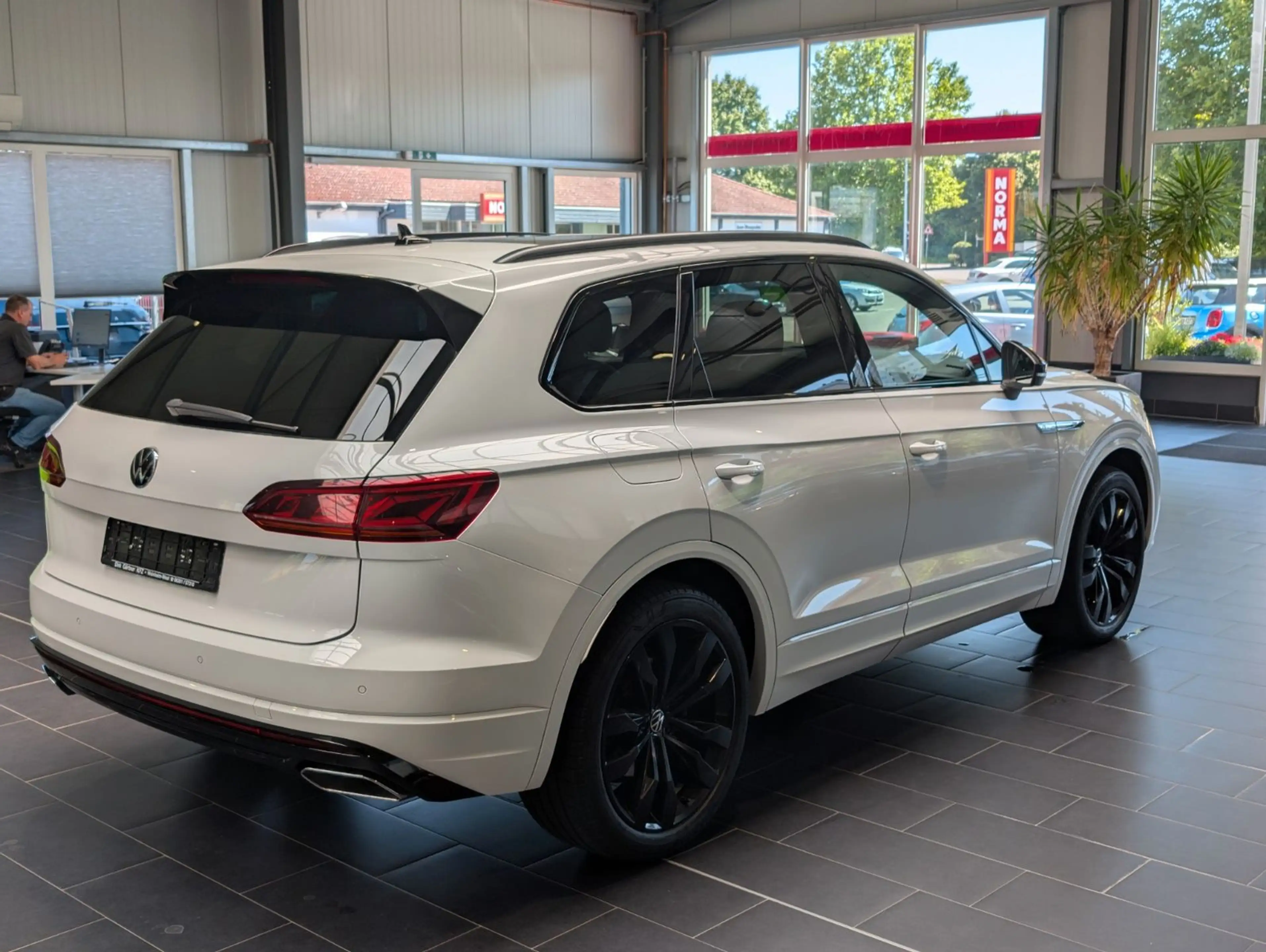 Volkswagen Touareg 3.0 V6 TDI 4Motion DPF Aut. R-Line Navi — photo 6