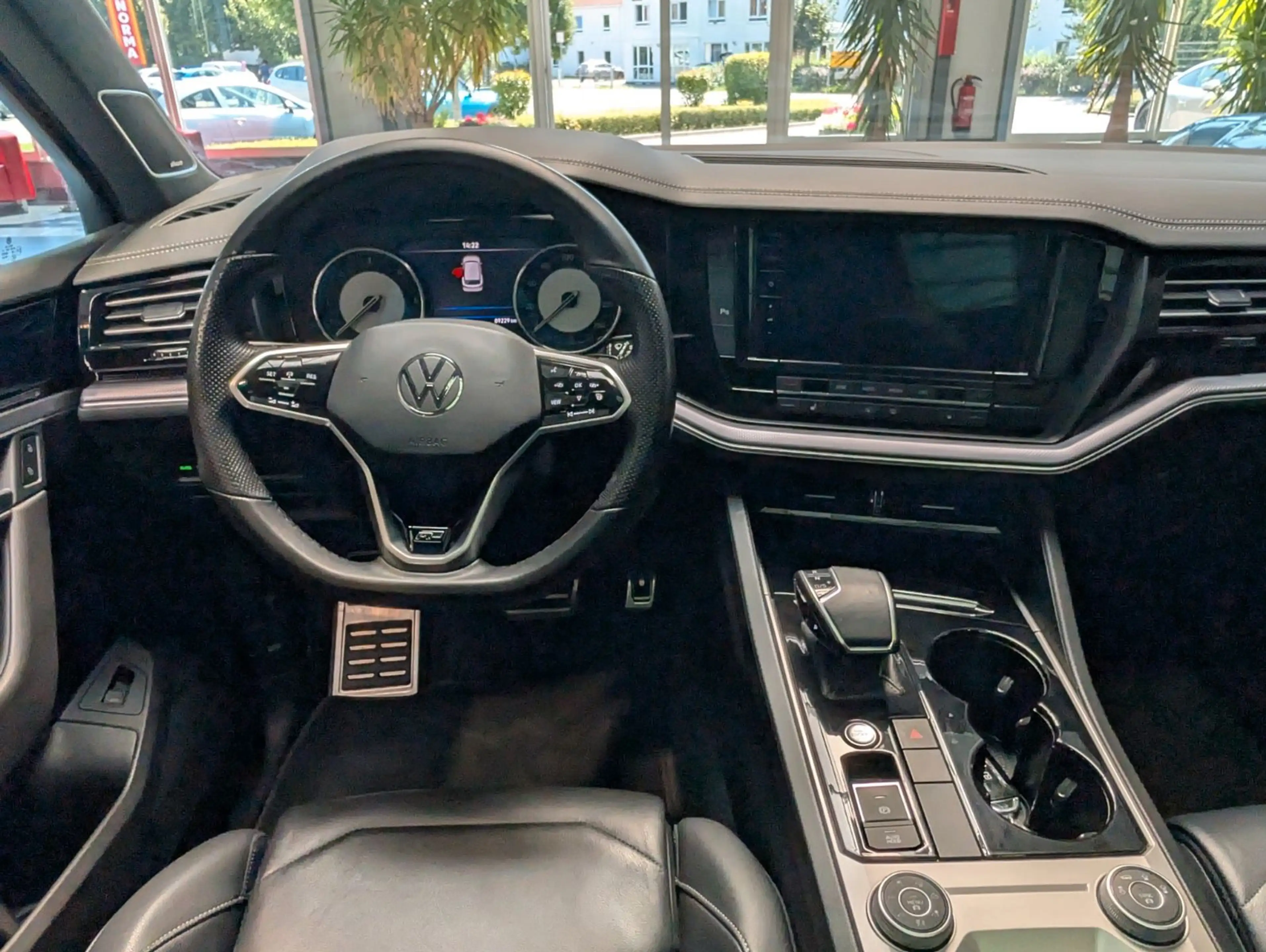 Volkswagen Touareg 3.0 V6 TDI 4Motion DPF Aut. R-Line Navi — photo 7