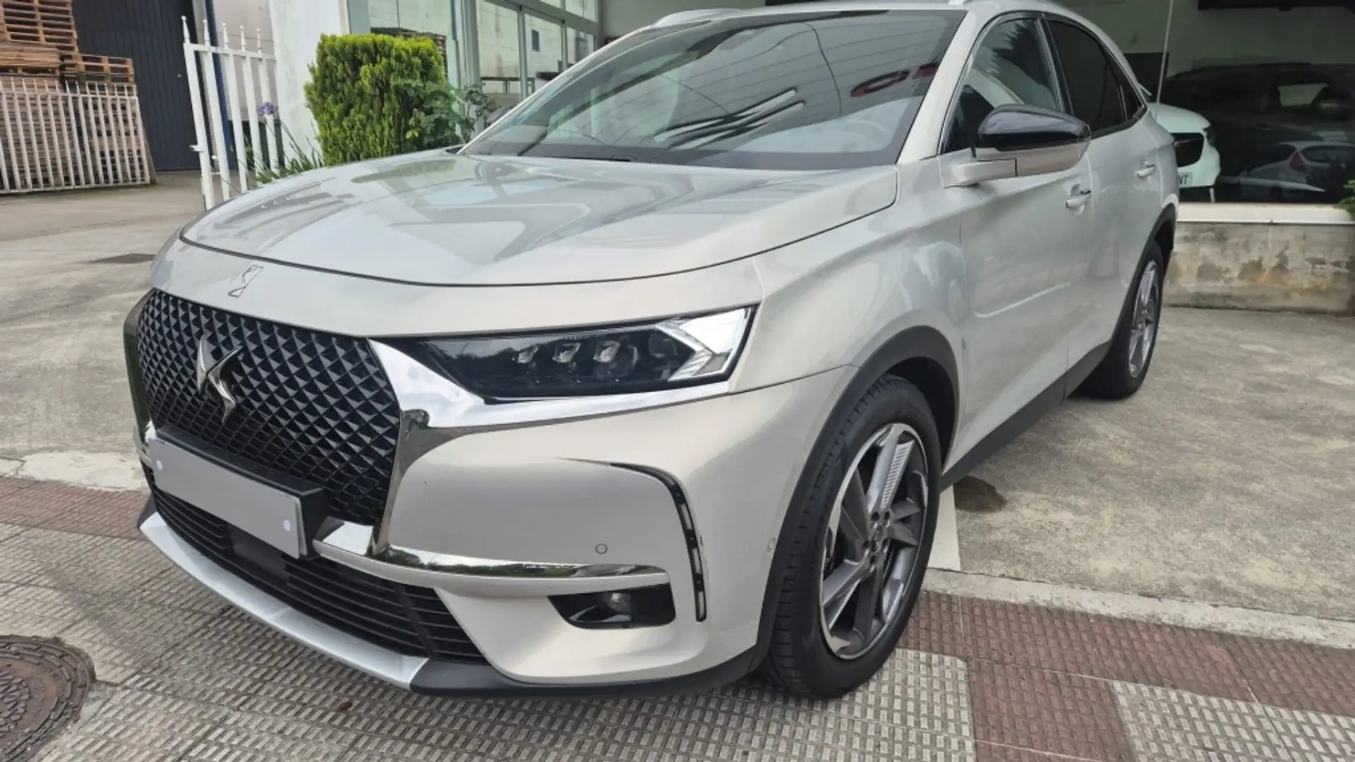DS Automobiles DS 7 Crossback 2.0BlueHDi Grand Chic Aut. Gris - 1