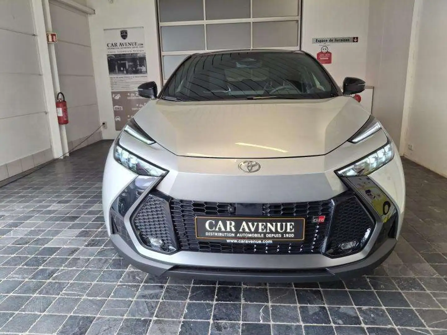 Toyota C-HR GR Sport Grijs - 2