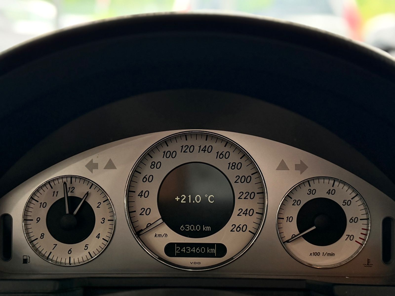 Mercedes-Benz E 350 E350 Avantgarde/Luft/Navi/Bi-Xenon — photo 11