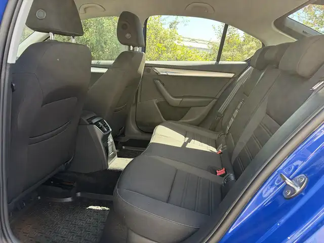 Skoda Octavia view 9