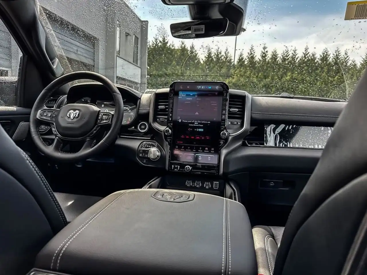 RAM 1500 снимка RAM 1500